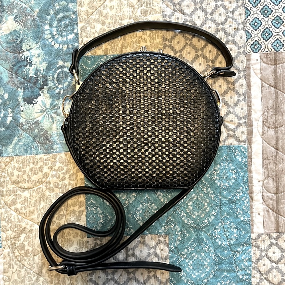 EUC Sondra Roberts Canteen Crossbody Bag